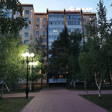 1 Комнатная Квартира В Самом Центре С Видом На Сквер Qostanay Exterior foto